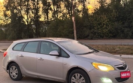 Opel Astra J, 2011 год, 350 000 рублей, 1 фотография