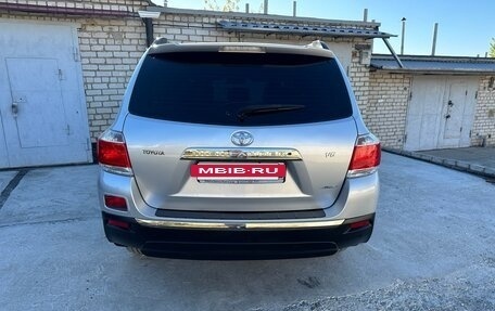 Toyota Highlander III, 2011 год, 1 780 000 рублей, 25 фотография