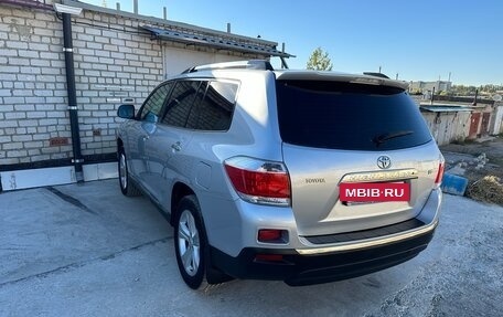 Toyota Highlander III, 2011 год, 1 780 000 рублей, 26 фотография