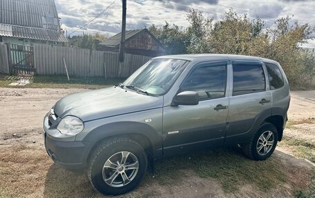 Chevrolet Niva I рестайлинг, 2016 год, 725 000 рублей, 2 фотография