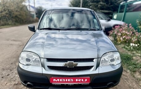 Chevrolet Niva I рестайлинг, 2016 год, 725 000 рублей, 3 фотография