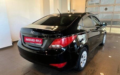 Hyundai Solaris II рестайлинг, 2015 год, 1 030 000 рублей, 3 фотография