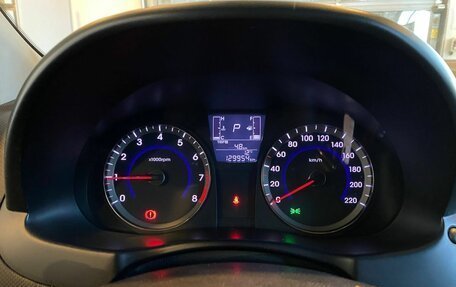 Hyundai Solaris II рестайлинг, 2015 год, 1 030 000 рублей, 11 фотография