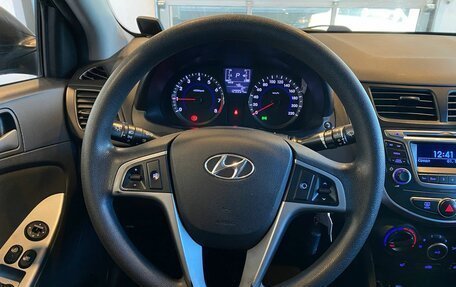 Hyundai Solaris II рестайлинг, 2015 год, 1 030 000 рублей, 10 фотография