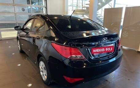 Hyundai Solaris II рестайлинг, 2015 год, 1 030 000 рублей, 5 фотография