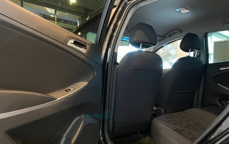 Hyundai Solaris II рестайлинг, 2015 год, 1 030 000 рублей, 23 фотография