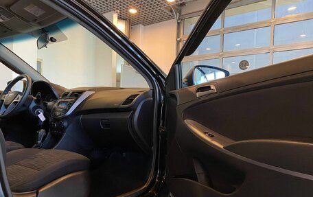 Hyundai Solaris II рестайлинг, 2015 год, 1 030 000 рублей, 26 фотография