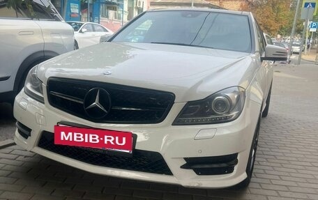 Mercedes-Benz C-Класс, 2013 год, 1 900 000 рублей, 4 фотография