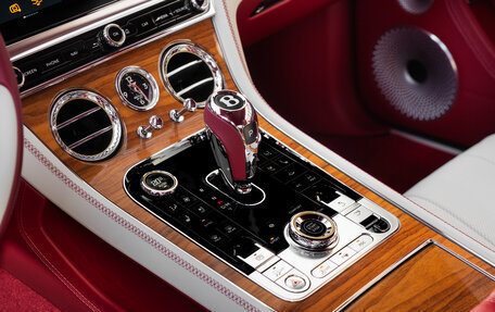 Bentley Continental GT III, 2020 год, 19 500 000 рублей, 26 фотография