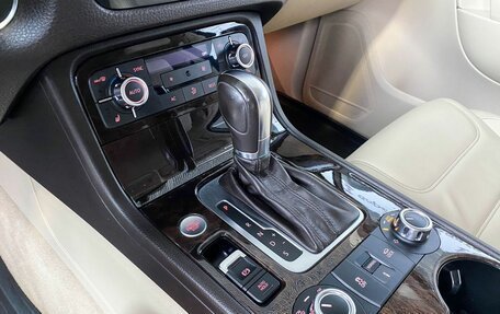 Volkswagen Touareg III, 2012 год, 1 975 000 рублей, 10 фотография
