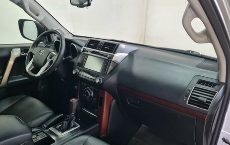 Toyota Land Cruiser Prado 150 рестайлинг 2, 2014 год, 3 490 000 рублей, 13 фотография