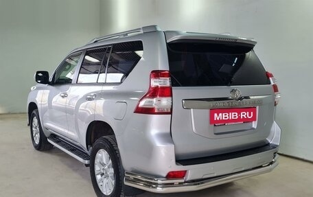 Toyota Land Cruiser Prado 150 рестайлинг 2, 2014 год, 3 490 000 рублей, 7 фотография