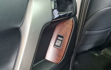 Toyota Land Cruiser Prado 150 рестайлинг 2, 2014 год, 3 490 000 рублей, 27 фотография