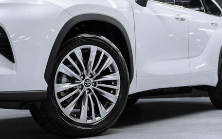 Toyota Highlander, 2025 год, 6 100 000 рублей, 10 фотография