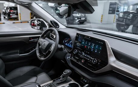 Toyota Highlander, 2025 год, 6 100 000 рублей, 11 фотография