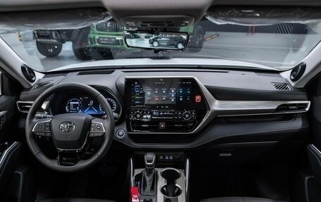 Toyota Highlander, 2025 год, 6 100 000 рублей, 12 фотография
