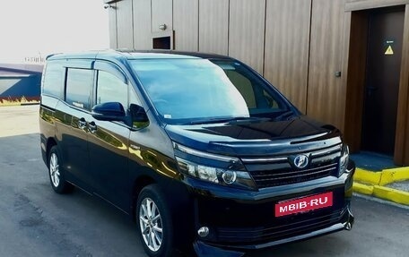 Toyota Voxy III, 2014 год, 1 898 000 рублей, 1 фотография