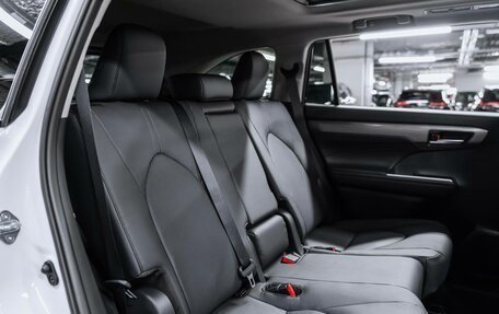 Toyota Highlander, 2025 год, 6 100 000 рублей, 27 фотография