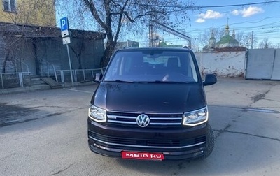 Volkswagen Multivan T6 рестайлинг, 2017 год, 4 450 000 рублей, 1 фотография