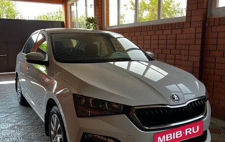 Skoda Rapid II, 2022 год, 1 650 000 рублей, 2 фотография