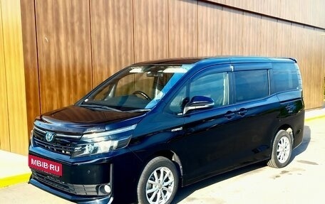 Toyota Voxy III, 2014 год, 1 898 000 рублей, 3 фотография