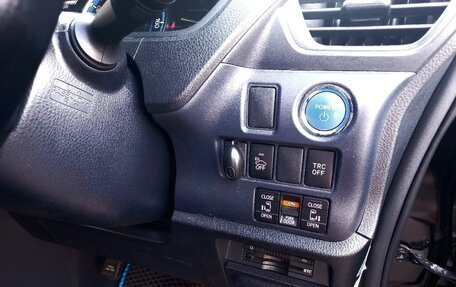 Toyota Voxy III, 2014 год, 1 898 000 рублей, 9 фотография