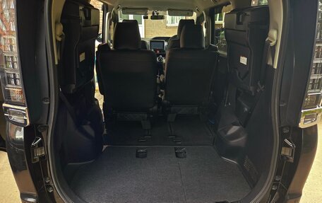 Toyota Voxy III, 2014 год, 1 898 000 рублей, 13 фотография