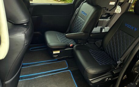 Toyota Voxy III, 2014 год, 1 898 000 рублей, 11 фотография