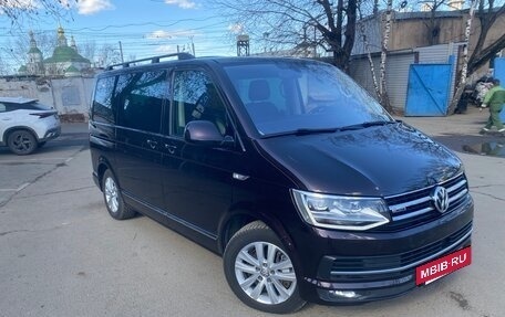 Volkswagen Multivan T6 рестайлинг, 2017 год, 4 450 000 рублей, 2 фотография