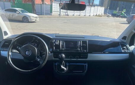 Volkswagen Multivan T6 рестайлинг, 2017 год, 4 450 000 рублей, 12 фотография