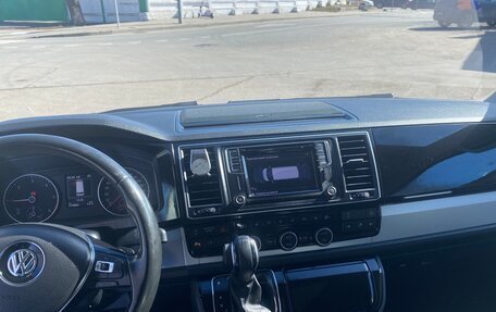 Volkswagen Multivan T6 рестайлинг, 2017 год, 4 450 000 рублей, 14 фотография