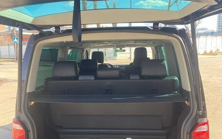 Volkswagen Multivan T6 рестайлинг, 2017 год, 4 450 000 рублей, 9 фотография