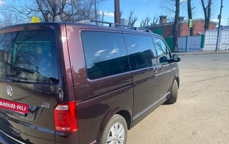 Volkswagen Multivan T6 рестайлинг, 2017 год, 4 450 000 рублей, 6 фотография