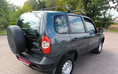 Chevrolet Niva I рестайлинг, 2018 год, 690 000 рублей, 5 фотография