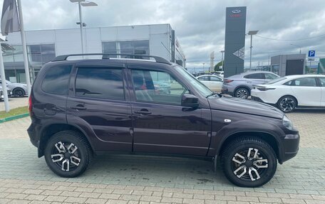 Chevrolet Niva I рестайлинг, 2018 год, 890 000 рублей, 2 фотография