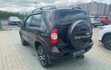 Chevrolet Niva I рестайлинг, 2018 год, 890 000 рублей, 5 фотография