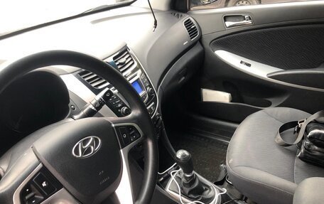 Hyundai Solaris II рестайлинг, 2012 год, 690 000 рублей, 4 фотография