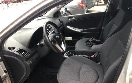 Hyundai Solaris II рестайлинг, 2012 год, 690 000 рублей, 3 фотография