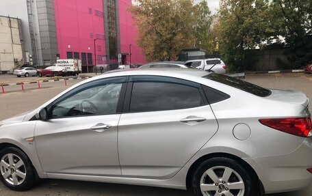 Hyundai Solaris II рестайлинг, 2012 год, 690 000 рублей, 2 фотография