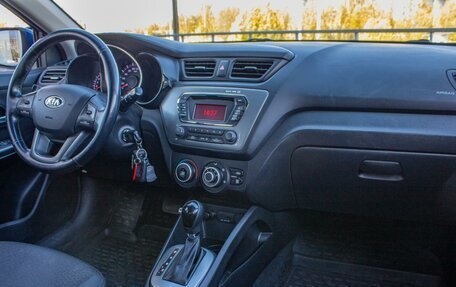 KIA Rio III рестайлинг, 2014 год, 910 000 рублей, 23 фотография