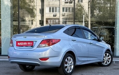 Hyundai Solaris II рестайлинг, 2011 год, 640 000 рублей, 5 фотография