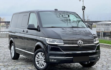 Volkswagen Multivan T6 рестайлинг, 2022 год, 4 400 000 рублей, 2 фотография