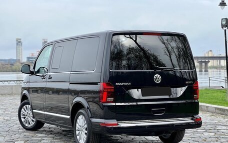 Volkswagen Multivan T6 рестайлинг, 2022 год, 4 400 000 рублей, 4 фотография