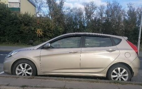 Hyundai Solaris II рестайлинг, 2011 год, 635 000 рублей, 3 фотография