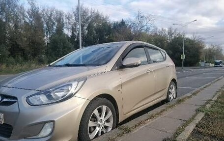 Hyundai Solaris II рестайлинг, 2011 год, 635 000 рублей, 2 фотография