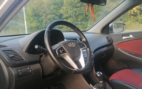 Hyundai Solaris II рестайлинг, 2011 год, 635 000 рублей, 9 фотография