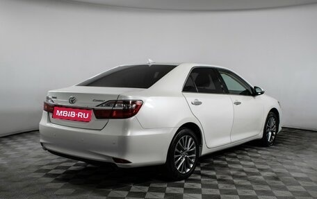 Toyota Camry, 2017 год, 1 780 000 рублей, 5 фотография