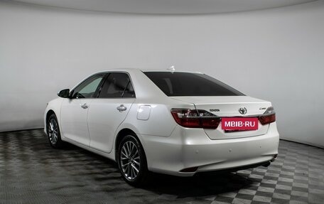 Toyota Camry, 2017 год, 1 780 000 рублей, 7 фотография
