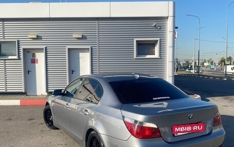 BMW 5 серия, 2004 год, 930 000 рублей, 3 фотография