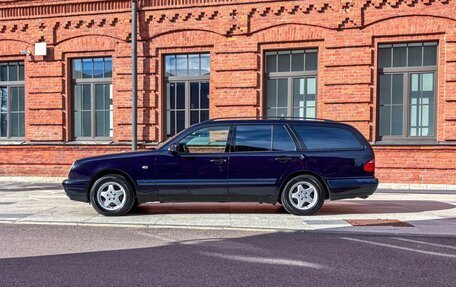 Mercedes-Benz E-Класс, 1997 год, 785 000 рублей, 2 фотография